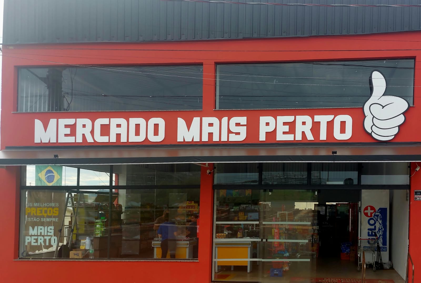 Fachada do Mercado Mais Perto